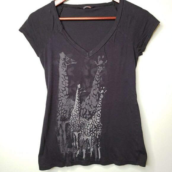 Giraffe V-Neck T-Shirt Black Gray Tonal Lightweight Tee Womens Juniors Sz Medium - Picture 2 of 11